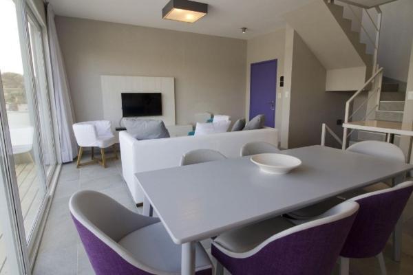 Triplex Con Terraza Unica A 50 Mts Del Mar * Carilo